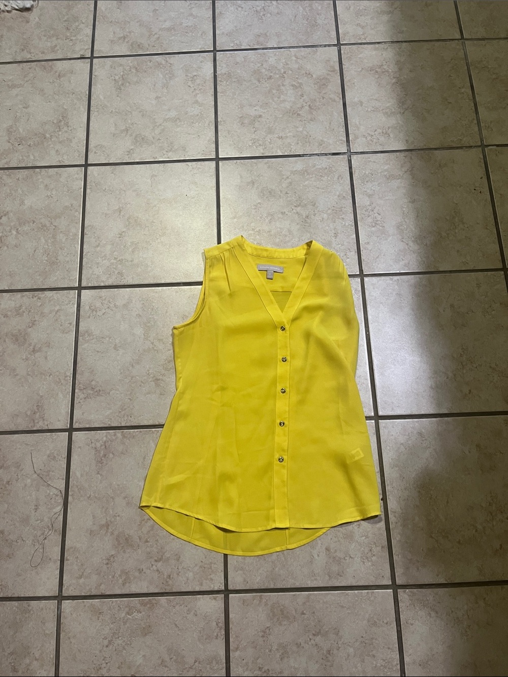 Banana Republic Yellow Sleeveless Button-Front V-Neck Blouse